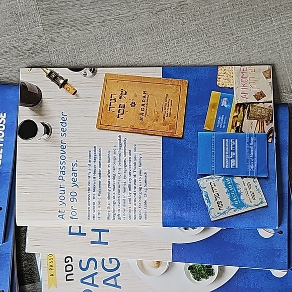 Lot of 12 - Passover Haggadah Maxwell House 2023 Edition Books - Picture 3 of 4